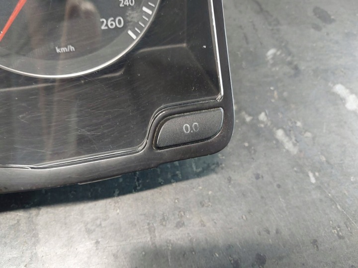 COMPTEUR COMPTEUR DE VITESSE VOLKSWAGEN GOLF V 1K0920863B