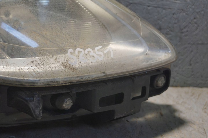 RENAULT CLIO III LIFT PHARE DROIT AVANT (S2351) UK