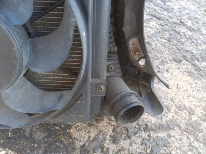 VOLKSWAGEN PASSAT B7 PANNEAU AVANT VENTILATEUR 2.0 TDI