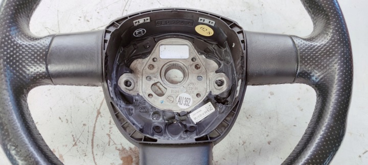 VOLANT CUIR AUDI A3 8P A4 A6 8P0419091AA SKR