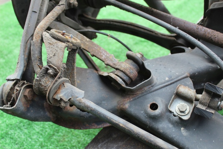 CHÂSSIS SUSPENSIONS ARRIÈRE ARRIÈRE POUTRE OE MERCEDES CLK W209 C209 A2033505808