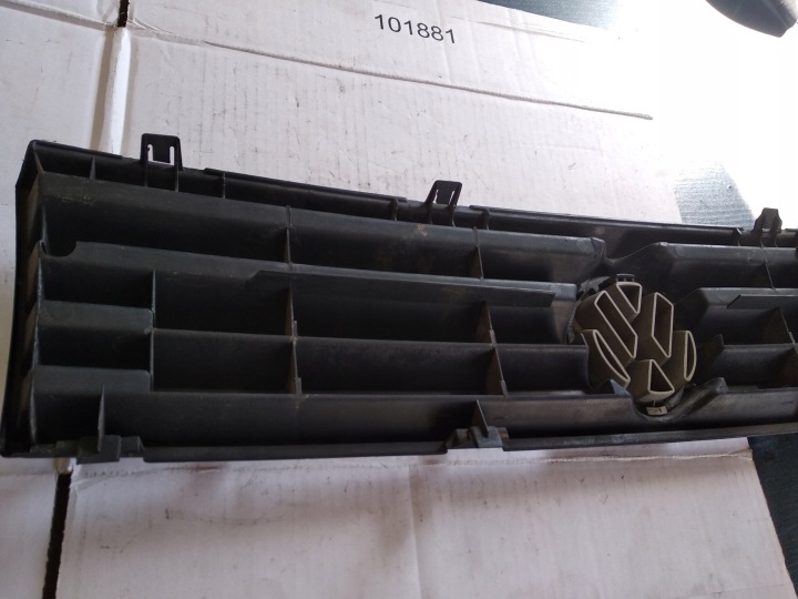 CALANDRE GRILLE AVANT VW POLO II MK2 867853653G ORIGINAL