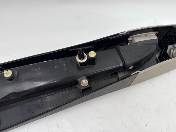 VOLVO S60 2004 DROITE CÔTÉ PROTECTION SUPÉRIEURE MONTANTS B