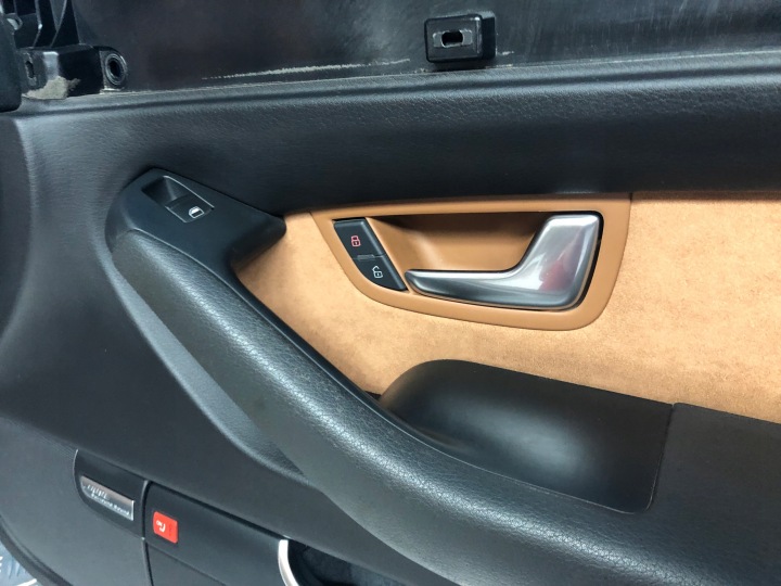 AUDI A8 D3 COLLECTEUR GARNITURE PORTES DROIT AVANT