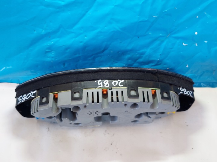 COMPTEUR COMPTEUR A4 B5 1.8 T 8D0919033C