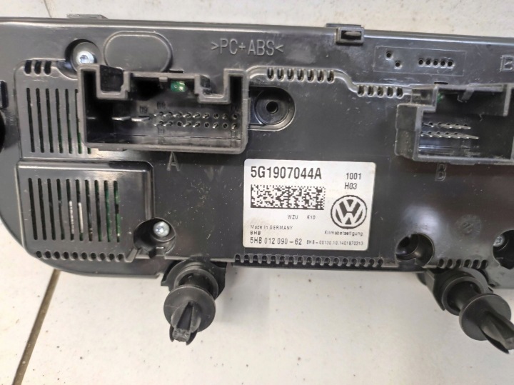 PANNEAU CLIMATISATION AVANT VOLKSWAGEN PASSAT B8 5G1907044A