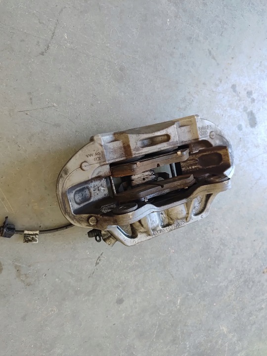 AUDI Q5 80A 17-24 ÉTRIER DE FREIN DE FREIN DROIT GAUCHE AVANT