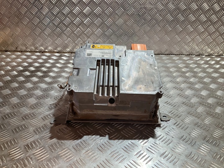 CONVERTISSEUR MODULE TENSION MERCEDES EQB X243 300 4MATIC