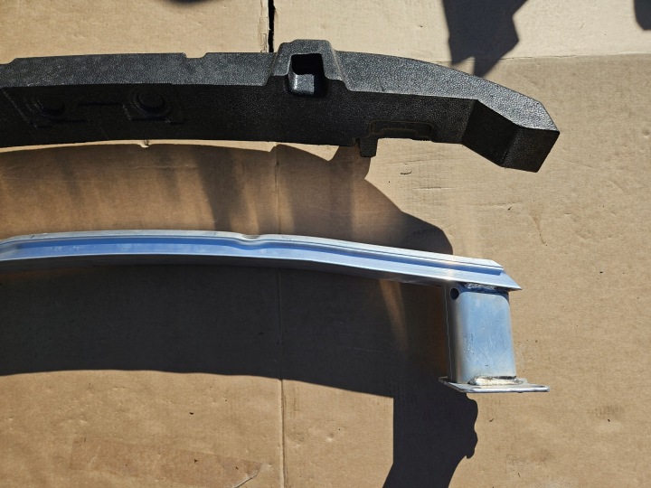 POUTRE AVANT RENFORCEMENT OPEL CORSA F 824784680 859595280 982959531880