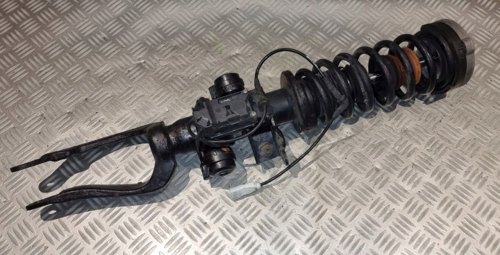 BMW 5 F10 F11 X-DRIVE AMORTISSEUR DROIT AVANT AVANT VDC 6796858 COMPLET