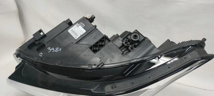 VW TIGUAN II ALLSPACE LIFT 5NN PHARE GAUCHE AVANT COMPLET LED IQ LIGHT