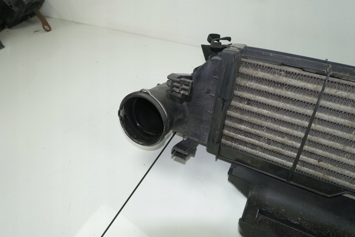 MERCEDES W203 C-KLASA RADIATEUR ÉCHANGEUR AIR-AIR 2035000500