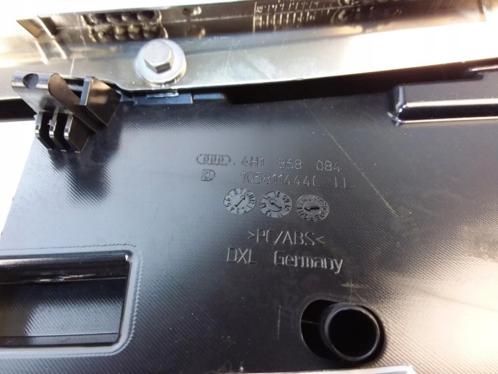 AUDI A8 D4 PROTECTION TABLEAU DE BORD INSTRUMENTATION SUPÉRIEURE 4H1868084
