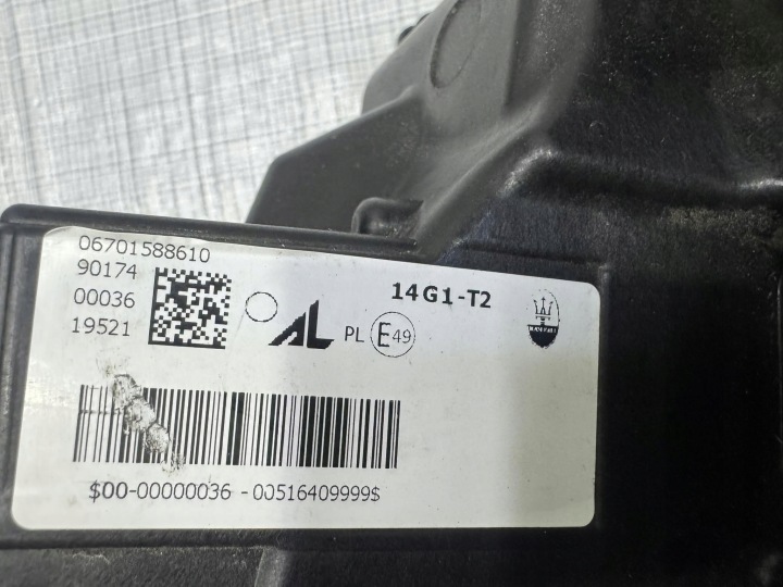 PHARE AVANT DROITE MASERATI GRANTURISMO M189` 06701588610