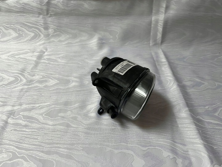 PHARE DROITE ANTIBROUILLARD PHARES ANTIBROUILLARD AUDI S3 99-03 ORIGINAL VALEO 8L9941700