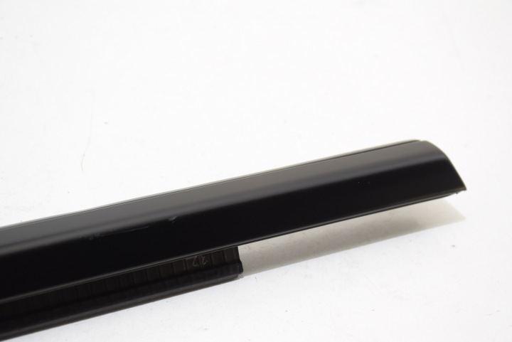 BMW 4' I4 G26 MOULURE PORTES GAUCHES ARRIÈRE RACLOIR NOIRE