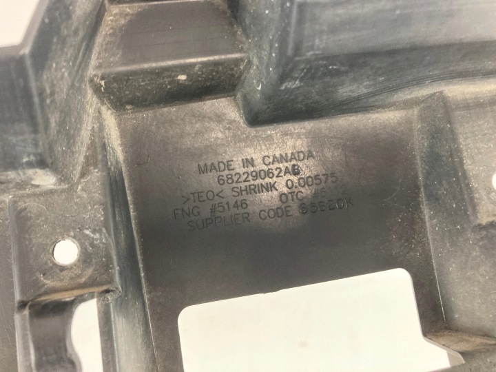 CHRYSLER OE 68229062AB POUTRE PARE-CHOCS