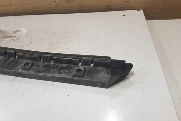DROIT GLISSIÈRE ARRIÈRE PARE-CHOCS VOLVO V50 (MW) 30678077 2.0L DIESEL 100KW 2006