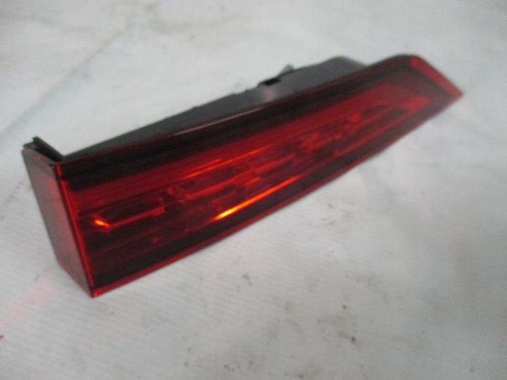 PHARE COUVERCLES DE COFFRE DROIT ARRIÈRE VOLVO V60 32228905