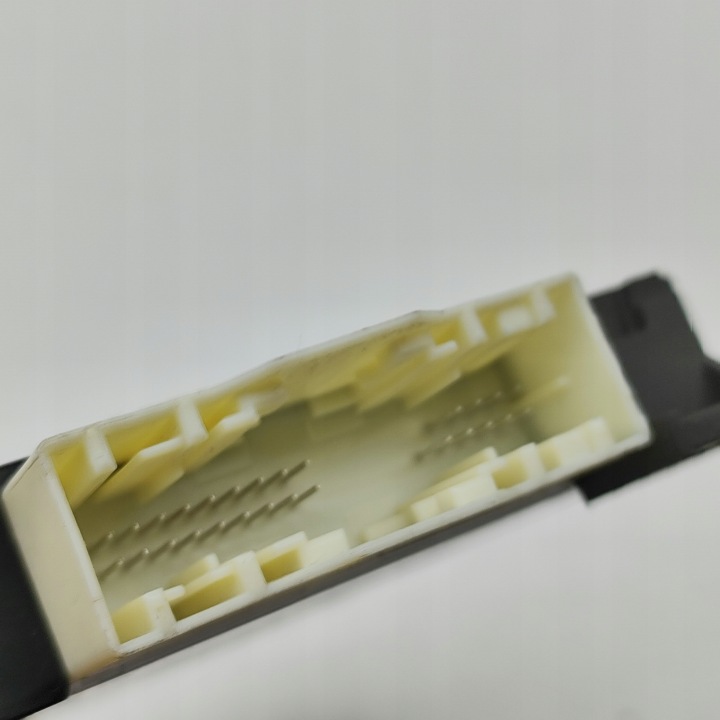 JEDNOSTA GESTIONNAIRE SPALANIEM MERCEDES-BENZ EQB (X243) A1679009230 32599296