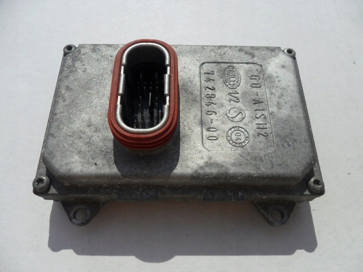 RANGE ROVER CONVERTISSEUR HELLA 74284600