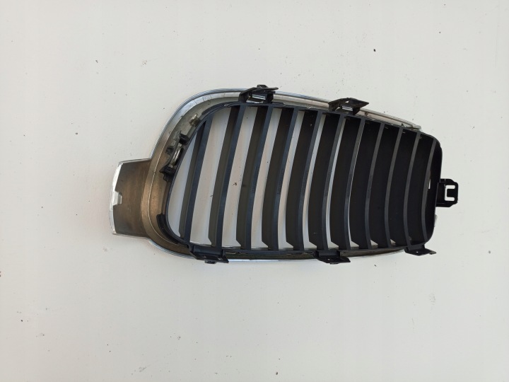 BMW 3 F30 F31 2015- GRILLE CALANDRE RADIATEUR AVANT RÉSERVOIR DROITE 51137255412 ÷