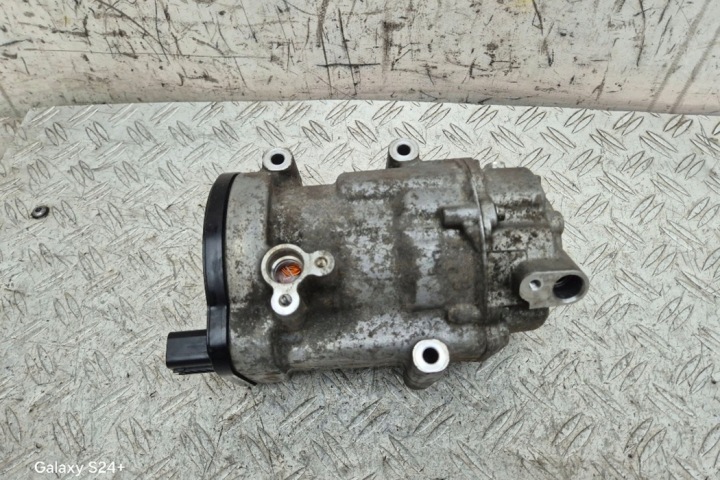 COMPRESSEUR DE CLIMATISATION TOYOTA 0424001101 2.5L HYBRID 2020