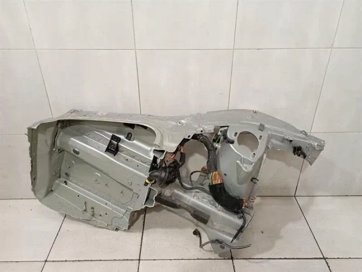 PORSCHE CAYMAN 981 RIGHT AVANT CHASSIS LEG 99150139201 WHEEL ARCH