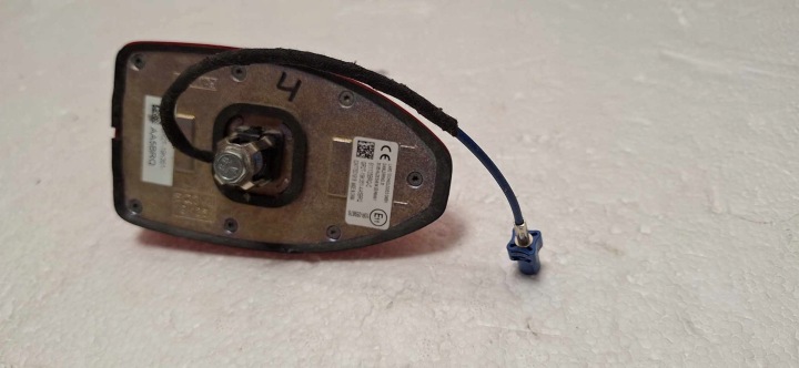 FORD FOCUS MK4 ANTENNE GR2T-19K351-AA GOUPILLE REQUIN ORIGINAL