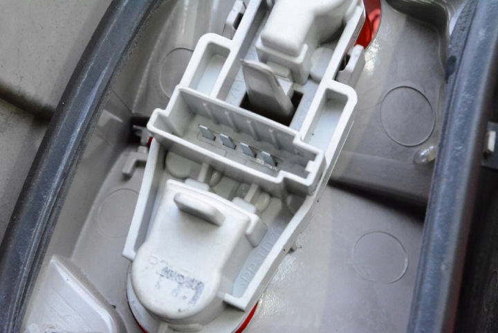 PHARE DROITE ARRIÈRE ARRIÈRE 7S71-13404-B FORD MONDEO MK4 UNIVERSEL 07-10