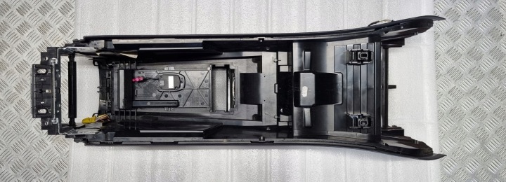 MERCEDES W222 ACCOUDOIR TUNNEL CENTRAL A2226804201 A2226800550