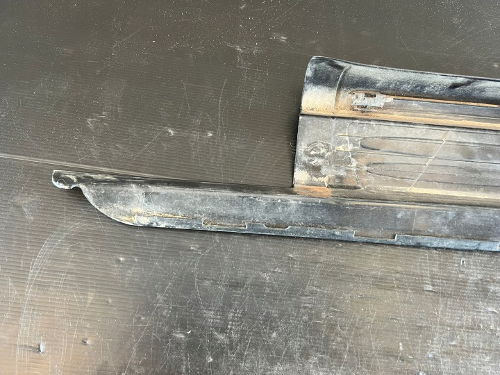 MERCEDES SLK R171 MOULURE SEUIL INTÉRIEURE DROITE A1716800235
