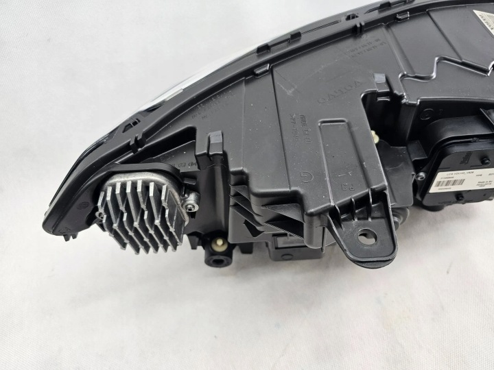 VOLVO XC90 II PHARE AVANT AVANT GAUCHE COMPLET LED 31468664 COMPLÈTE