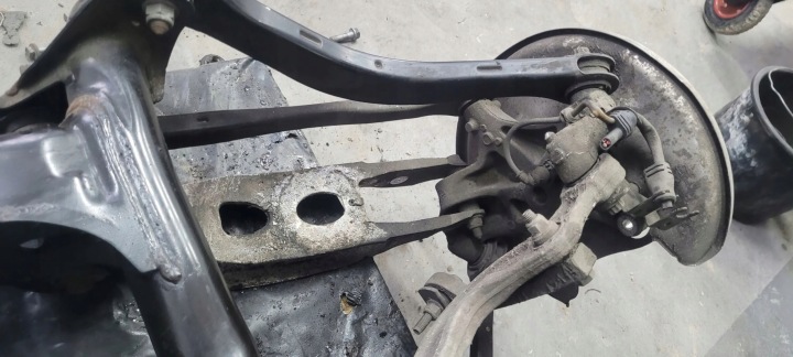 A5 8W POUTRE SUSPENSIONS ARRIÈRE CHÂSSIS 8W0505235AG A4 B9 8W