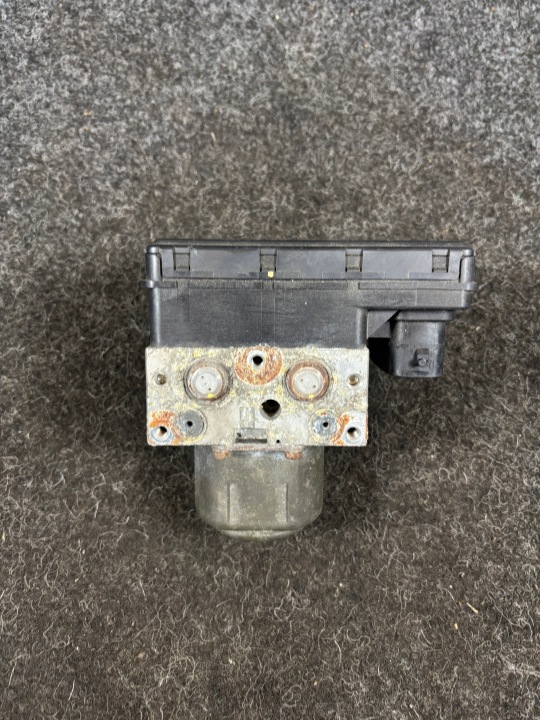 POMPE ABS TOYOTA COROLLA VVTI 44510-13070 89541-13040