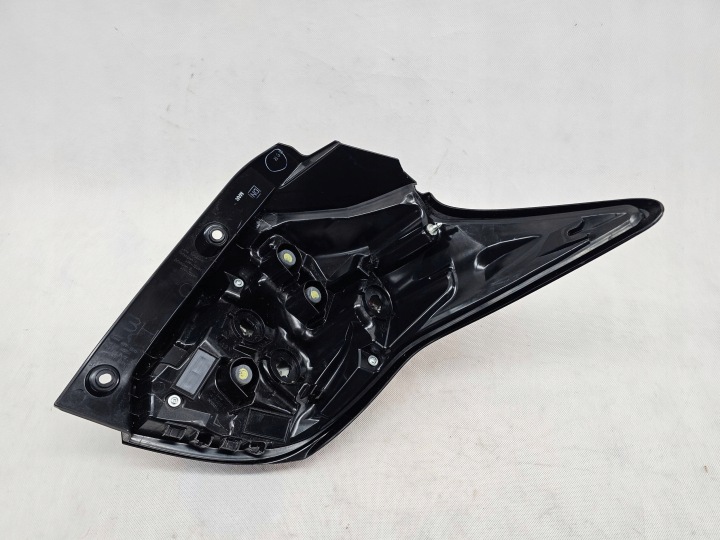 TOYOTA YARIS IV 4 PHARE ARRIÈRE ARRIÈRE GAUCHE LED EUROPE K0-12
