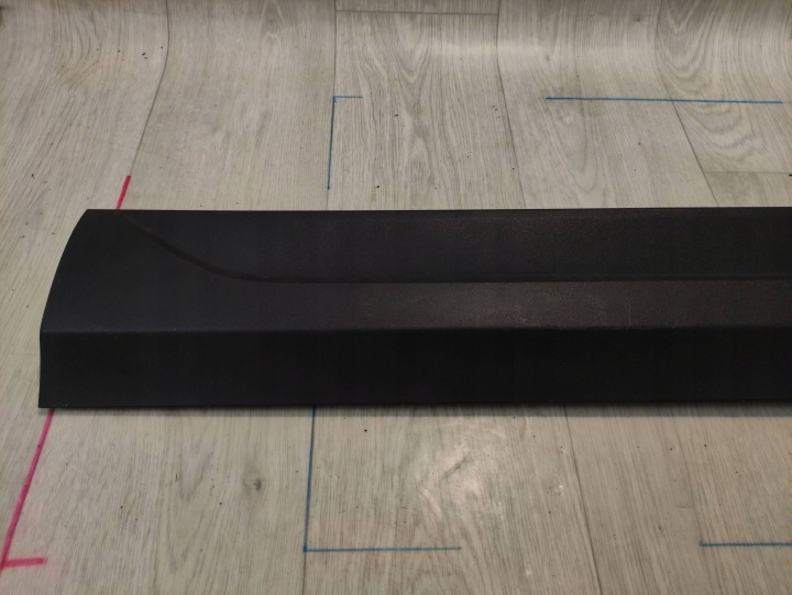 AUDI Q3 8U 11-16 MOULURE PORTES DROIT AVANT 8U0853960D