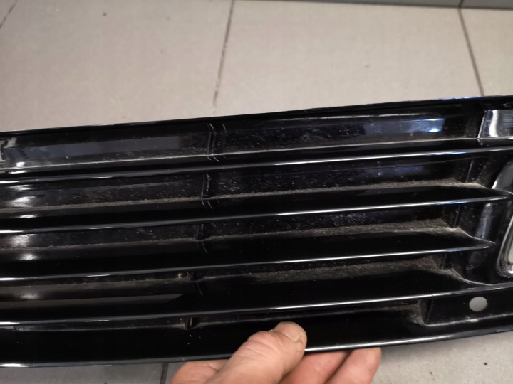 GRILLE HALOGÈNE GAUCHE AVANT AUDI A8 D3 II LIFT 4E0807681AN