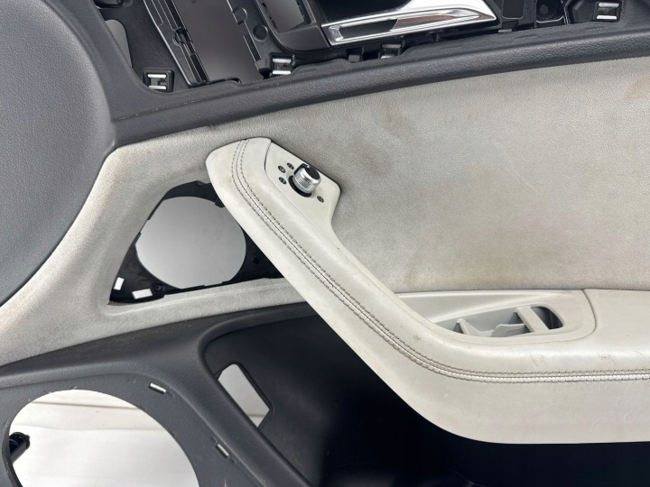 AUDI RS6 C7 2016 AVANT CÔTÉ DROITE CARDAN BRODERIE PORTES AVANT
