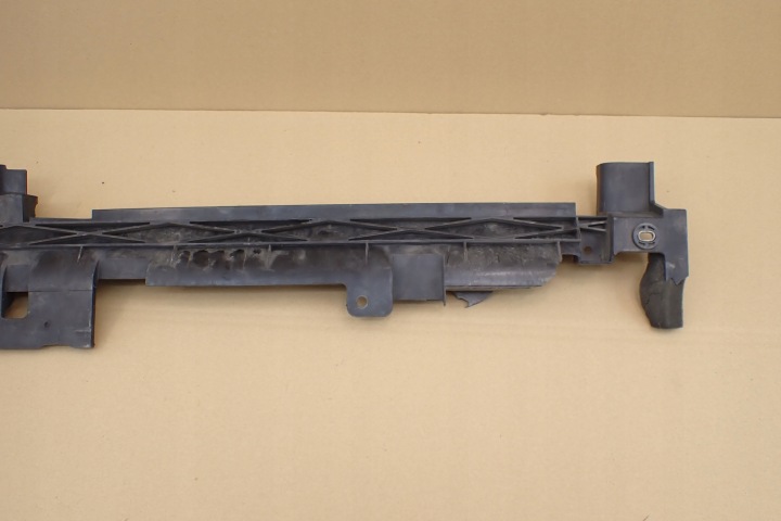NISSAN X-TRAIL T32 SUPÉRIEUR FIXATION RADIATEUR PA66-GF33