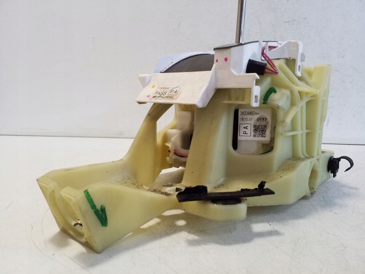 MITSUBISHI L200 CRIC CHANGEMENTS VITESSE 2400A482