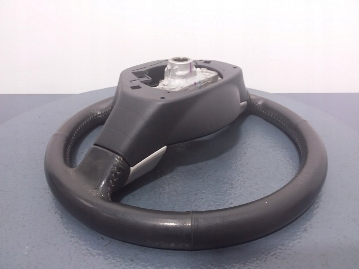 TOYOTA YARIS II VOLANT CUIR MULTIFONCTIONNELLE GS120-02460