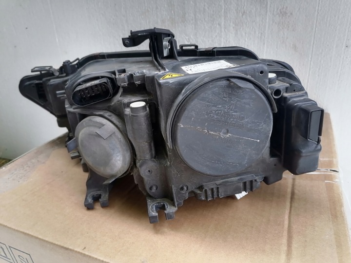 AUDI A4 B8 LIFT PHARE AVANT DROITE BI-XENON ROTATIF