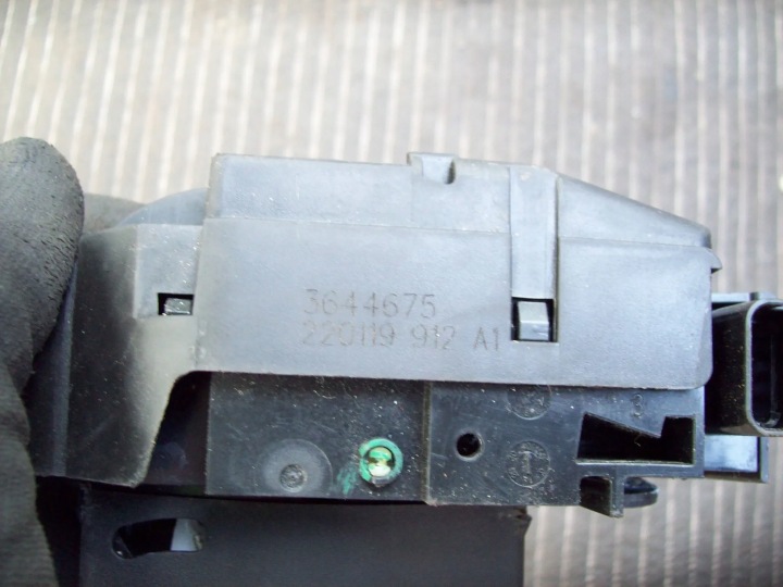 SERRURE COUVERCLES DE COFFRE ARRIÈRE OPEL CROSSLAND X 17- 3644675