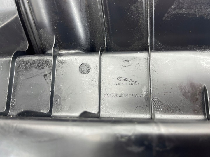 REVÊTEMENT SEUIL COUVERCLES DE COFFRE JAGUAR XE GX73406A64A 2018 DIESEL 132KW