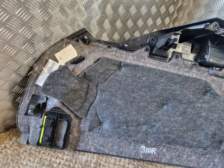 2019 VOLVO XC60 PANNEAU BOÎTE À GANTS ROUES DE RÉSERVE 31498359