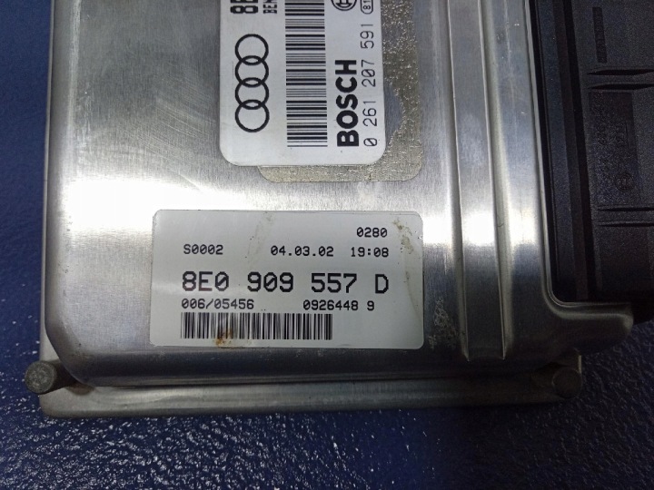 AUDI A4 B6 2.0 20V 130KM ALT CONTRÔLEUR MOTEUR 8E0909057