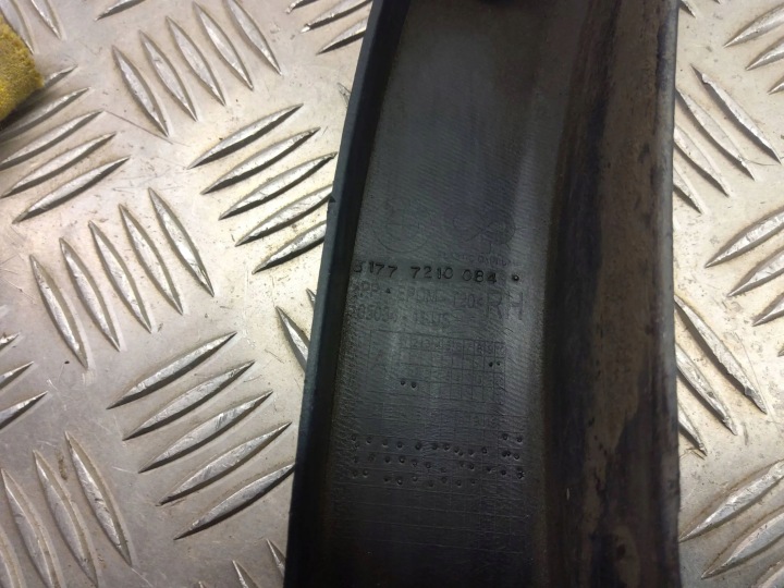 MOULURE GARDE-BOUE DROIT DROITE ARRIÈRE BMW F26 X4 7210084