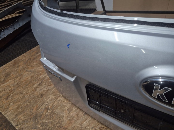 KIA VENGA COUVERCLES DE COFFRE ARRIÈRE ARRIÈRE