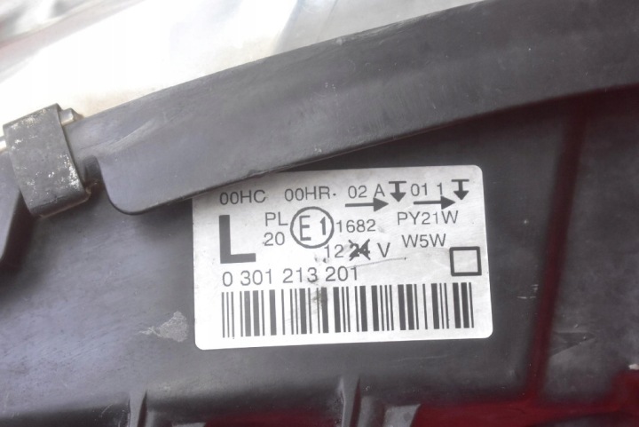 PROJECTEUR GAUCHE PHARE AVANT LENTILLE EUROPE 9656668880 PEUGEOT 407 SW 04-10
